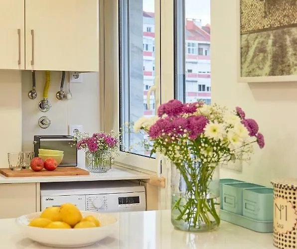 Light With Amazing Balcony, By Timecooler Appartement Lisboa