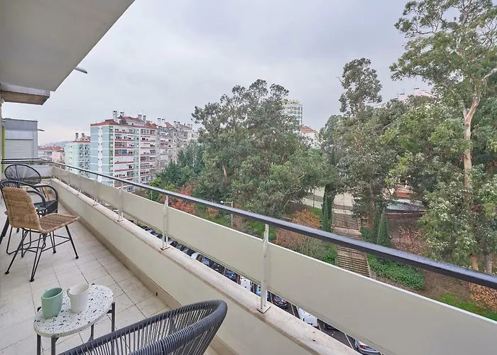 公寓 Light With Amazing Balcony, By Timecooler *