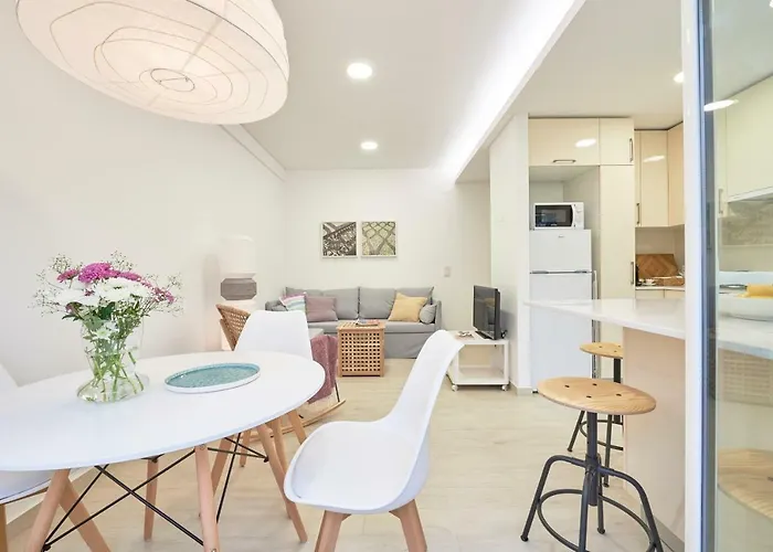 公寓 Light With Amazing Balcony, By Timecooler *