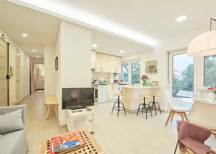 Light With Amazing Balcony, By Timecooler 公寓