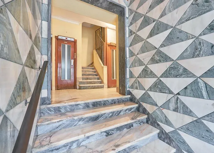 公寓 Light With Amazing Balcony, By Timecooler