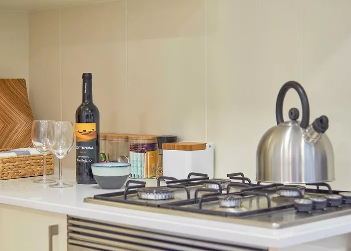 公寓 Light With Amazing Balcony, By Timecooler *