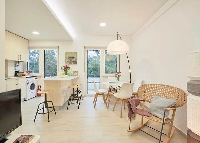Light With Amazing Balcony, By Timecooler Appartement *