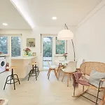 Light With Amazing Balcony, By Timecooler Διαμέρισμα *
